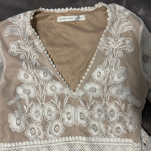 Altar'd State White Floral Lace Cropped V-Neck Top - Picture 2 of 5